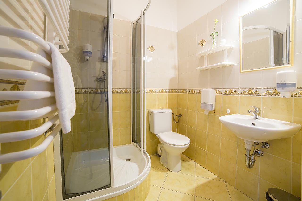 Hotel Opolanka Ополе Экстерьер фото